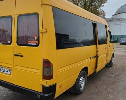 Желтый Мерседес Sprinter, объемом двигателя 2.2 л и пробегом 550 тыс. км за 10000 $, фото 13 на Automoto.ua