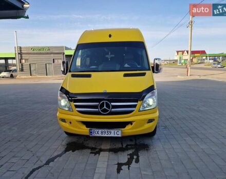 Желтый Мерседес Sprinter, объемом двигателя 2.14 л и пробегом 470 тыс. км за 30500 $, фото 7 на Automoto.ua