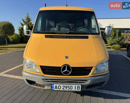 Желтый Мерседес Sprinter, объемом двигателя 2.2 л и пробегом 620 тыс. км за 6300 $, фото 67 на Automoto.ua