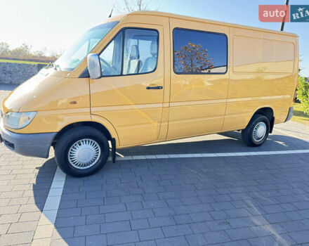 Желтый Мерседес Sprinter, объемом двигателя 2.2 л и пробегом 620 тыс. км за 6300 $, фото 58 на Automoto.ua