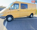 Желтый Мерседес Sprinter, объемом двигателя 2.2 л и пробегом 620 тыс. км за 6300 $, фото 58 на Automoto.ua