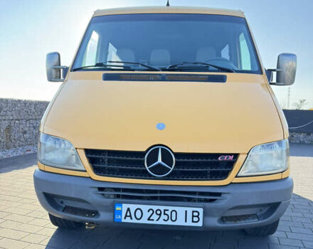 Желтый Мерседес Sprinter, объемом двигателя 2.2 л и пробегом 620 тыс. км за 6300 $, фото 13 на Automoto.ua