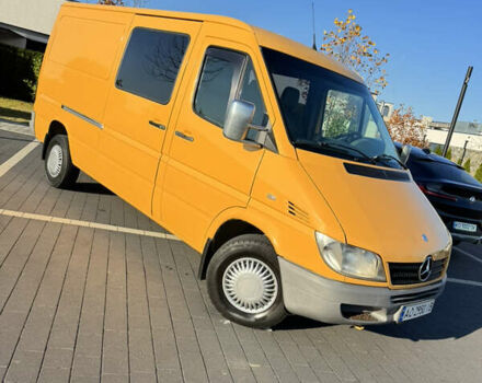 Желтый Мерседес Sprinter, объемом двигателя 2.2 л и пробегом 620 тыс. км за 6300 $, фото 1 на Automoto.ua