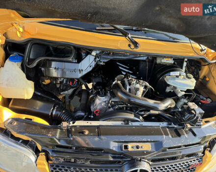 Желтый Мерседес Sprinter, объемом двигателя 2.2 л и пробегом 620 тыс. км за 6300 $, фото 23 на Automoto.ua