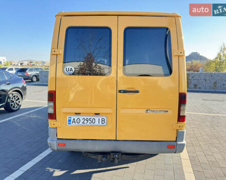 Желтый Мерседес Sprinter, объемом двигателя 2.2 л и пробегом 620 тыс. км за 6300 $, фото 61 на Automoto.ua