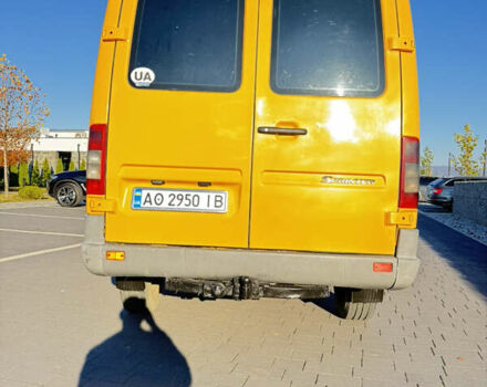Желтый Мерседес Sprinter, объемом двигателя 2.2 л и пробегом 620 тыс. км за 6300 $, фото 7 на Automoto.ua