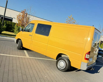 Желтый Мерседес Sprinter, объемом двигателя 2.2 л и пробегом 620 тыс. км за 6300 $, фото 29 на Automoto.ua