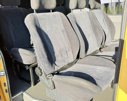 Желтый Мерседес Sprinter, объемом двигателя 2.2 л и пробегом 620 тыс. км за 6300 $, фото 43 на Automoto.ua