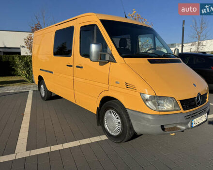 Желтый Мерседес Sprinter, объемом двигателя 2.2 л и пробегом 620 тыс. км за 6300 $, фото 66 на Automoto.ua