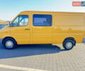 Желтый Мерседес Sprinter, объемом двигателя 2.2 л и пробегом 620 тыс. км за 6300 $, фото 10 на Automoto.ua