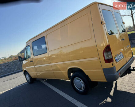 Желтый Мерседес Sprinter, объемом двигателя 2.2 л и пробегом 620 тыс. км за 6300 $, фото 55 на Automoto.ua