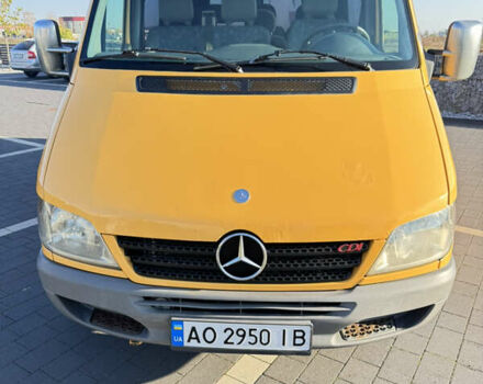 Желтый Мерседес Sprinter, объемом двигателя 2.2 л и пробегом 620 тыс. км за 6300 $, фото 27 на Automoto.ua