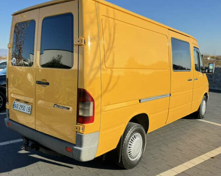 Желтый Мерседес Sprinter, объемом двигателя 2.2 л и пробегом 620 тыс. км за 6300 $, фото 60 на Automoto.ua