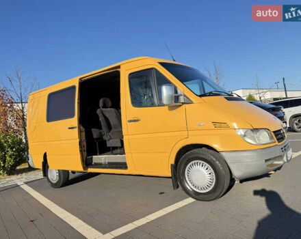 Желтый Мерседес Sprinter, объемом двигателя 2.2 л и пробегом 620 тыс. км за 6300 $, фото 34 на Automoto.ua