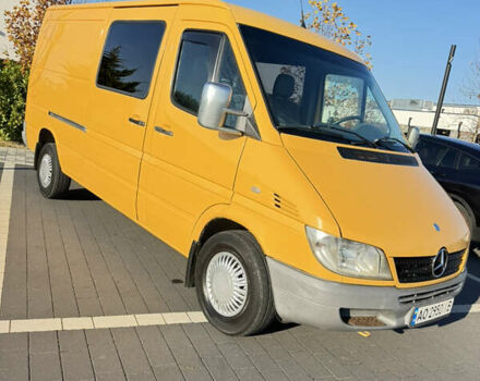 Желтый Мерседес Sprinter, объемом двигателя 2.2 л и пробегом 620 тыс. км за 6300 $, фото 32 на Automoto.ua