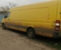 Желтый Мерседес Sprinter, объемом двигателя 2.1 л и пробегом 680 тыс. км за 4600 $, фото 1 на Automoto.ua