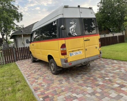 Желтый Мерседес Sprinter, объемом двигателя 2.1 л и пробегом 385 тыс. км за 6500 $, фото 1 на Automoto.ua