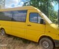 Желтый Мерседес Sprinter, объемом двигателя 2.3 л и пробегом 300 тыс. км за 5000 $, фото 2 на Automoto.ua