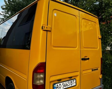 Желтый Мерседес Sprinter, объемом двигателя 2.7 л и пробегом 300 тыс. км за 5500 $, фото 5 на Automoto.ua