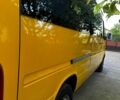 Желтый Мерседес Sprinter, объемом двигателя 2.7 л и пробегом 300 тыс. км за 5500 $, фото 4 на Automoto.ua