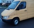 Желтый Мерседес Sprinter, объемом двигателя 2.2 л и пробегом 416 тыс. км за 9000 $, фото 5 на Automoto.ua