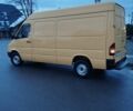 Желтый Мерседес Sprinter, объемом двигателя 2.2 л и пробегом 416 тыс. км за 9000 $, фото 4 на Automoto.ua