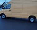Желтый Мерседес Sprinter, объемом двигателя 2.2 л и пробегом 416 тыс. км за 9000 $, фото 3 на Automoto.ua