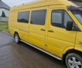 Желтый Мерседес Sprinter, объемом двигателя 0.22 л и пробегом 615 тыс. км за 10500 $, фото 5 на Automoto.ua