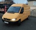 Желтый Мерседес Sprinter, объемом двигателя 2.2 л и пробегом 416 тыс. км за 9000 $, фото 2 на Automoto.ua