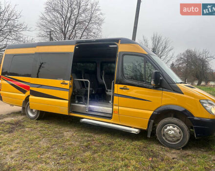 Желтый Мерседес Sprinter, объемом двигателя 2.14 л и пробегом 613 тыс. км за 28800 $, фото 4 на Automoto.ua