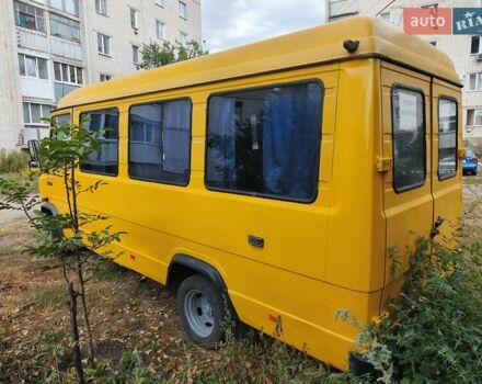 Желтый Мерседес Sprinter, объемом двигателя 0 л и пробегом 687 тыс. км за 3500 $, фото 2 на Automoto.ua