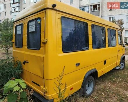 Желтый Мерседес Sprinter, объемом двигателя 0 л и пробегом 687 тыс. км за 3500 $, фото 3 на Automoto.ua