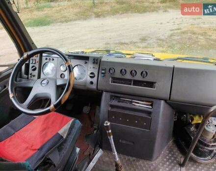 Желтый Мерседес Sprinter, объемом двигателя 0 л и пробегом 687 тыс. км за 3500 $, фото 5 на Automoto.ua