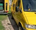 Желтый Мерседес Sprinter, объемом двигателя 2.3 л и пробегом 455 тыс. км за 6700 $, фото 2 на Automoto.ua