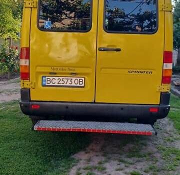 Желтый Мерседес Sprinter, объемом двигателя 2.3 л и пробегом 455 тыс. км за 6700 $, фото 17 на Automoto.ua