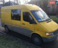 Желтый Мерседес Sprinter, объемом двигателя 2.3 л и пробегом 593 тыс. км за 6000 $, фото 1 на Automoto.ua