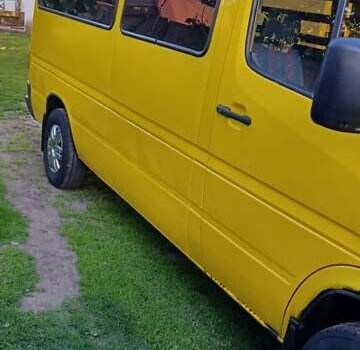 Желтый Мерседес Sprinter, объемом двигателя 2.3 л и пробегом 455 тыс. км за 6700 $, фото 15 на Automoto.ua