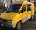 Желтый Мерседес Sprinter, объемом двигателя 2.3 л и пробегом 593 тыс. км за 6000 $, фото 2 на Automoto.ua