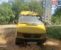 Желтый Мерседес Sprinter, объемом двигателя 2.3 л и пробегом 300 тыс. км за 5000 $, фото 1 на Automoto.ua