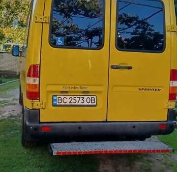 Желтый Мерседес Sprinter, объемом двигателя 2.3 л и пробегом 455 тыс. км за 6700 $, фото 18 на Automoto.ua