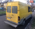 Желтый Мерседес Sprinter, объемом двигателя 2.3 л и пробегом 593 тыс. км за 6000 $, фото 3 на Automoto.ua