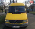 Желтый Мерседес Sprinter, объемом двигателя 2.3 л и пробегом 593 тыс. км за 6000 $, фото 1 на Automoto.ua