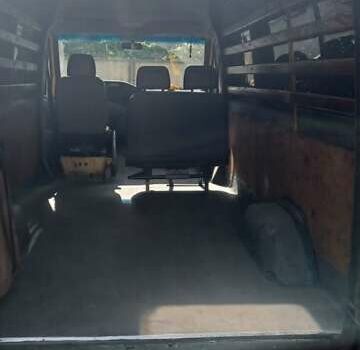 Желтый Мерседес Sprinter, объемом двигателя 2.3 л и пробегом 455 тыс. км за 6700 $, фото 5 на Automoto.ua