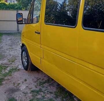 Желтый Мерседес Sprinter, объемом двигателя 2.3 л и пробегом 455 тыс. км за 6700 $, фото 20 на Automoto.ua