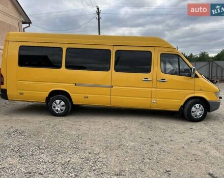 Желтый Мерседес Sprinter, объемом двигателя 2.87 л и пробегом 700 тыс. км за 7700 $, фото 3 на Automoto.ua