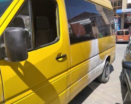 Желтый Мерседес Sprinter, объемом двигателя 2.9 л и пробегом 300 тыс. км за 5300 $, фото 7 на Automoto.ua