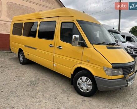 Желтый Мерседес Sprinter, объемом двигателя 2.87 л и пробегом 700 тыс. км за 7700 $, фото 1 на Automoto.ua