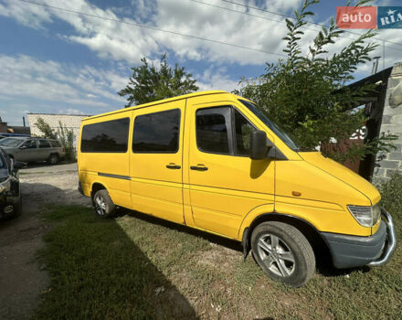Желтый Мерседес Sprinter, объемом двигателя 2.87 л и пробегом 500 тыс. км за 3500 $, фото 1 на Automoto.ua