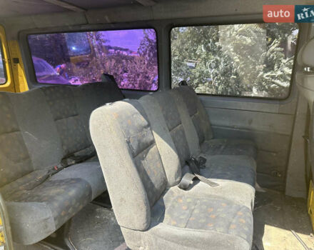Желтый Мерседес Sprinter, объемом двигателя 2.87 л и пробегом 500 тыс. км за 3500 $, фото 4 на Automoto.ua