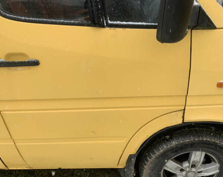 Желтый Мерседес Sprinter, объемом двигателя 2.15 л и пробегом 433 тыс. км за 7500 $, фото 25 на Automoto.ua